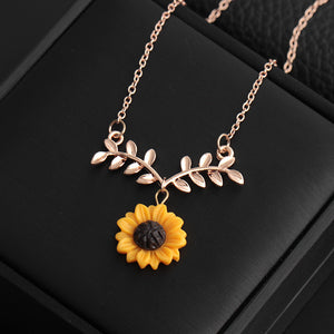 Fashion Sunflower Leaf Pendant Necklace With Lovely Flower Collarbone Chains